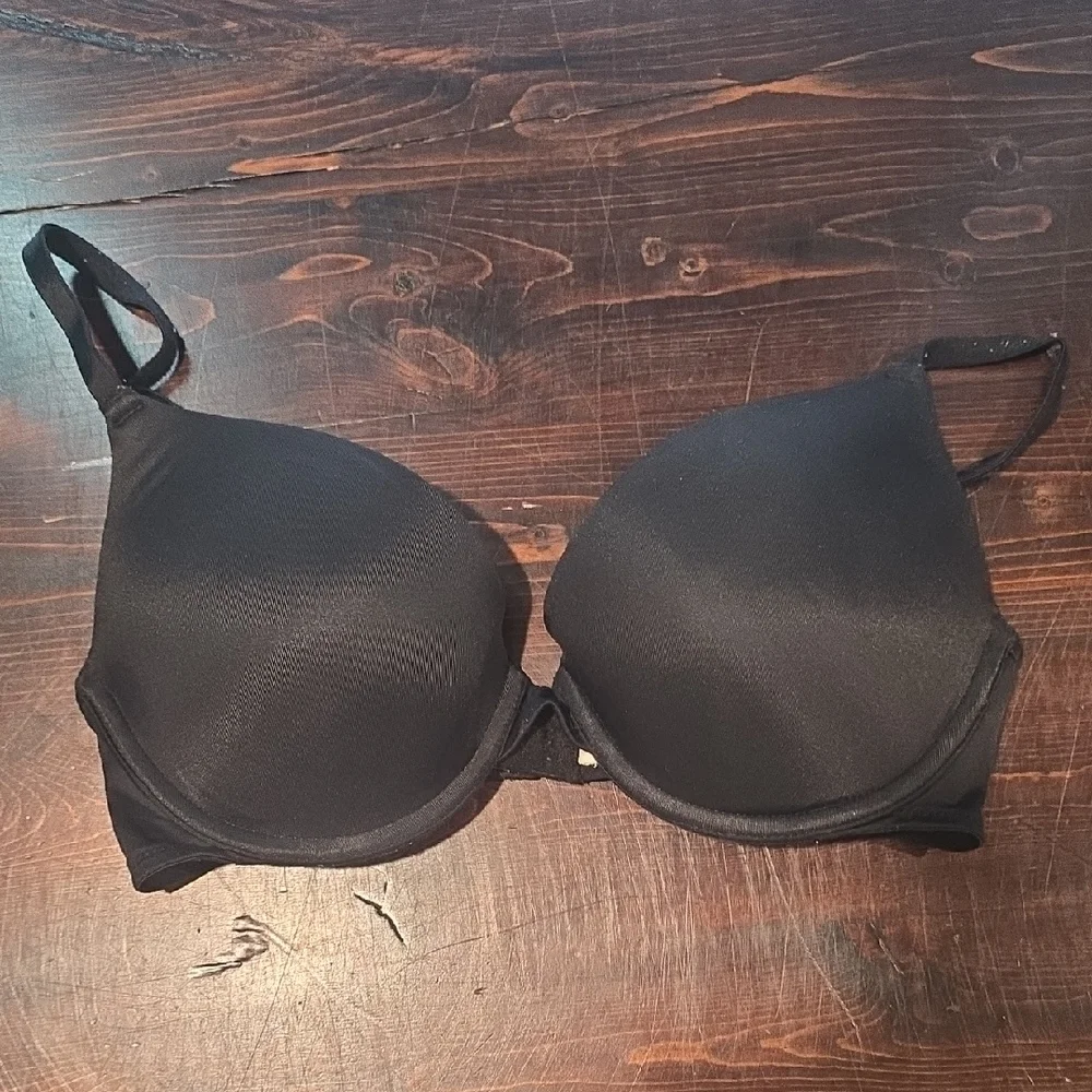 PINK Victoria's Secret Wear Everywhere Push-Up Bra - Black 32D
